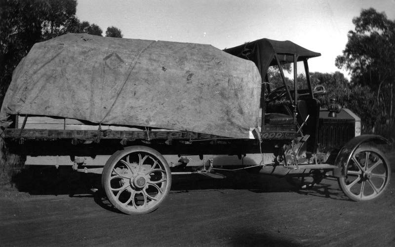 Albion loaded with export apples